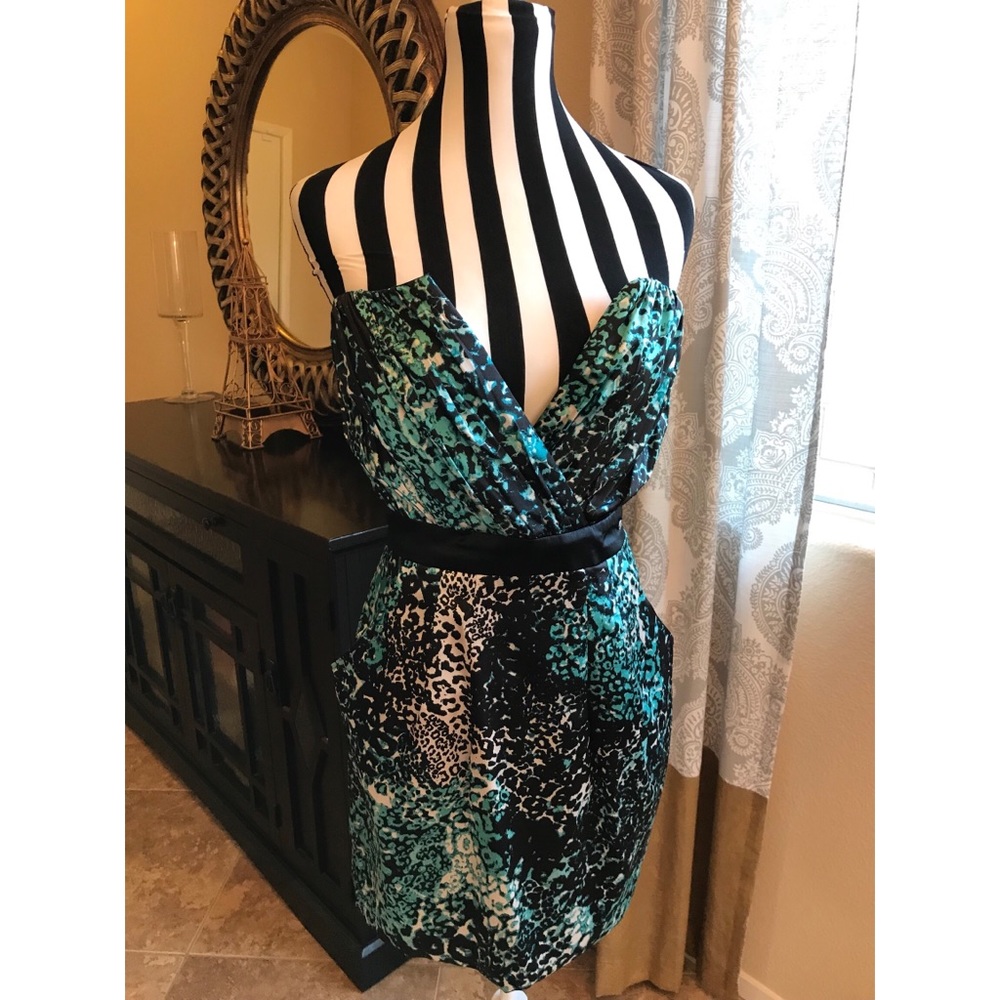 Sexy Guess Brand Dress with Deep V Size 8/Med